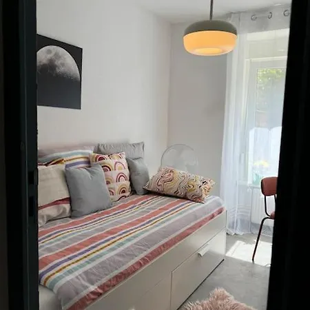 Le Joy, Centre Apartment