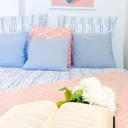 Le Joy, Centre مُلووز