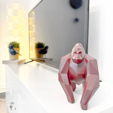 Le Joy, Centre Apartment